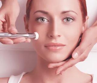 Microdermabraziune tratament facial pentru curatare si exfoliere avansata